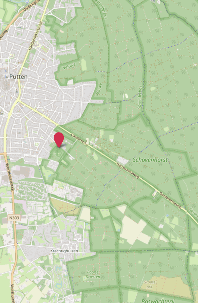 Het keramiekatelier van Moddr aan de bosrand in Putten
